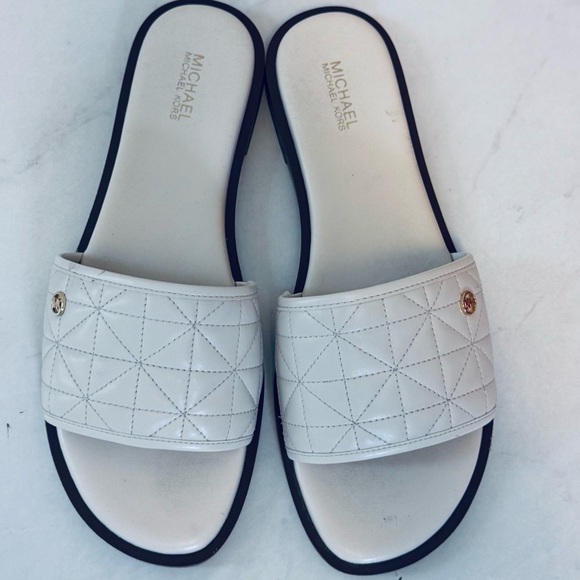 Michael Kors Women's Ivory Quilted Faux Leather Slide Sandals - Picture 4 of 7